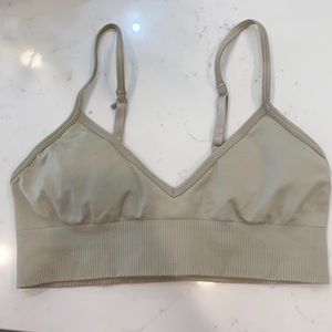 Lululemon sports bra size 8